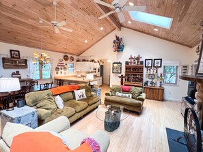 Télévision, cheminée