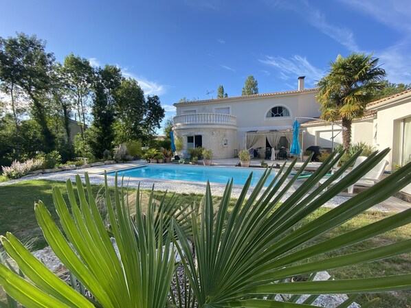 Piscine extérieure, piscine chauffée