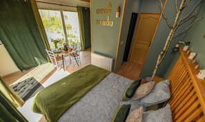 1 chambre, fer et planche Ă repasser, Wi-Fi gratuit, draps fournis