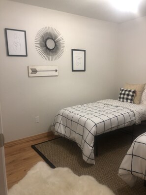 4 bedrooms, WiFi, bed sheets