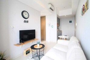 Smart TV - Taman Anggrek Residences 2BR Jakarta Apartment (Daerah Khusus Ibukota Jakarta)