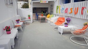 Outdoor dining - Pleasure DOUBLE ROOMS  4 (Perissa)