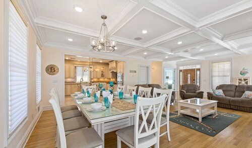 Fabulous Large Beach Home 1-block from beach & boardwalk