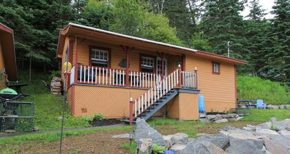 Yeomans By The Caves - Rustic Cottage