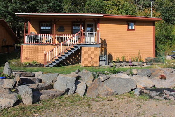 Exterior - St. Martins Sea Caves Cottage · Covered Veranda (Saint Martins Parish)