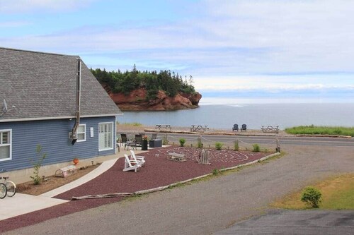 Yeomans By The Caves - Rustic Cottage