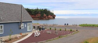 Yeomans By The Caves - Rustic Cottage