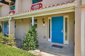 Exterior detail - Stunning Luxury villa "Sandpiper" across the street from the beach! (Sanibel)