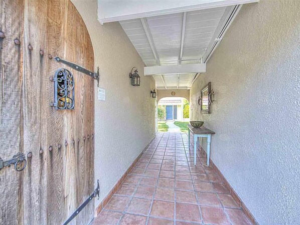 Interior - Stunning Luxury villa "Sandpiper" across the street from the beach! (Sanibel)