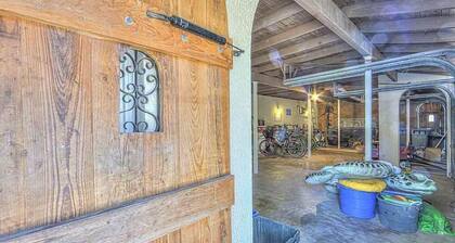 Stunning Luxury villa "Sandpiper" across the street from the beach!