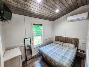 2 bedrooms, bed sheets
