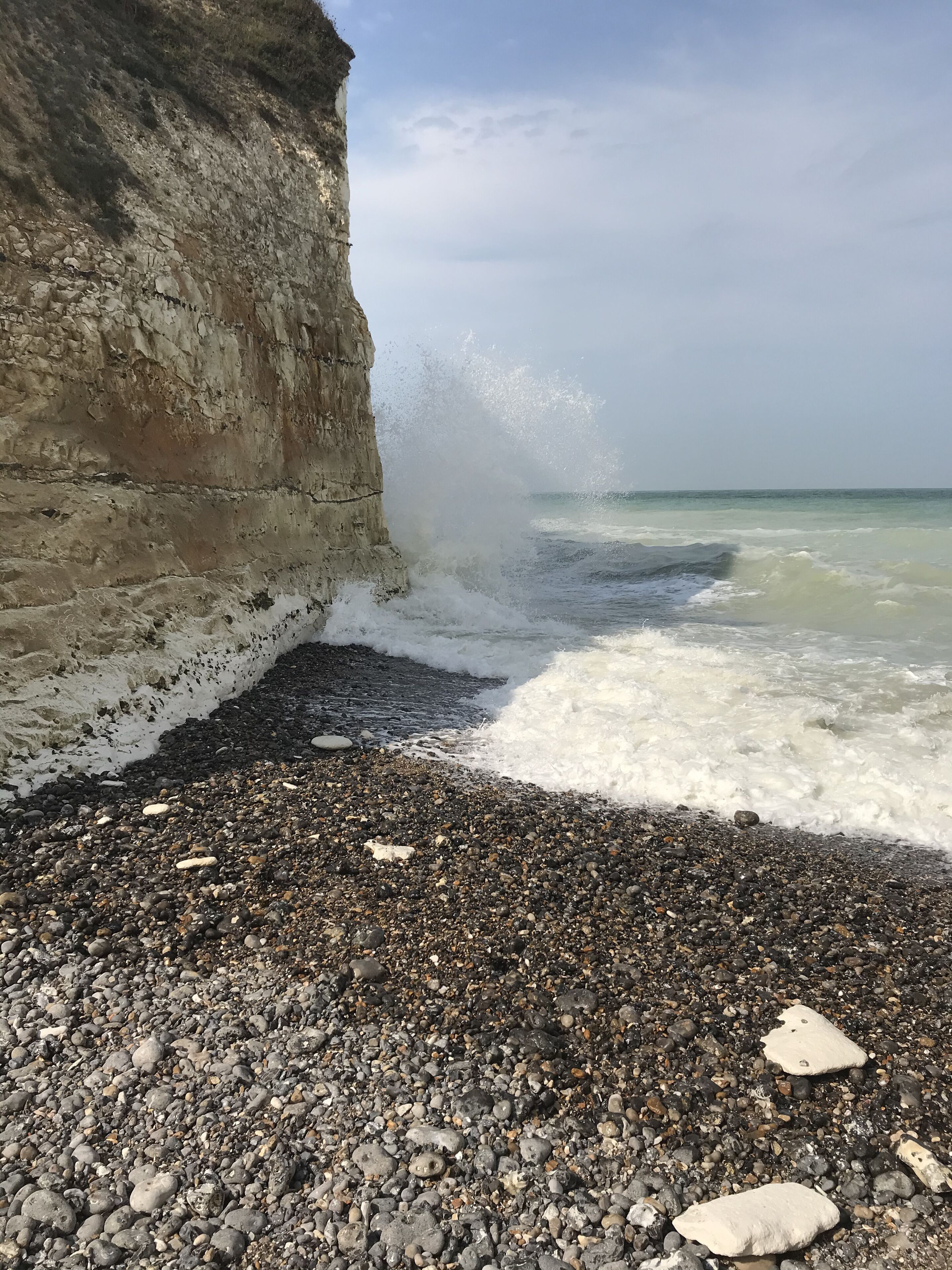 Perto da praia, espreguiçadeiras 
