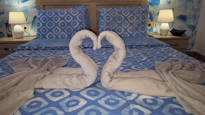 1 bedroom, WiFi, bed sheets - STUDIOS 3 PEOPLE (Perissa)