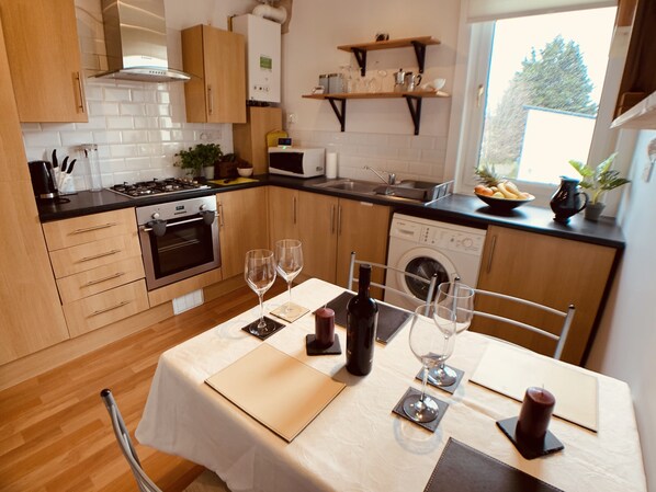 Microwave, oven, stovetop, coffee/tea maker