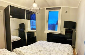 2 Schlafzimmer, Bügeleisen/Bügelbrett, Reisekinderbett, kostenloses WLAN