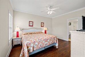 4 室のベッドルーム、WiFi (無料)、ベッドシーツ