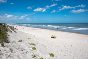 Sulla spiaggia, teli da spiaggia