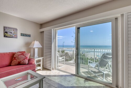 Wrap-Around Balcony-Direct Ocean Front!