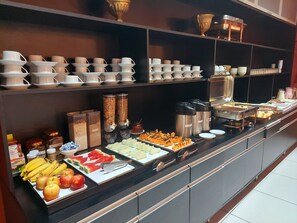 Free daily buffet breakfast  - Hotel Vila Suíça 1818 (Nova Friburgo)