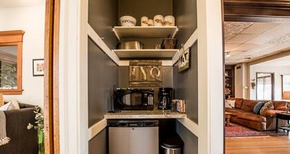 Historical Downtown Geneva Bungalow |Lower Unit |Parking for 3 |Walkable |Near Shops & Restaurants