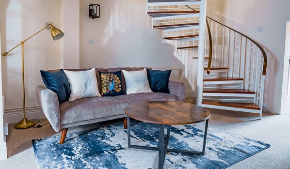 Smart TV, offices - Glisson House by condokeeper (Cambridge)