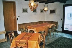 Dining - Holiday home Altes Winzerhaus in Mesenich (Mesenich)