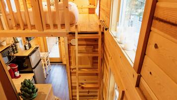 3 bedrooms, desk, free WiFi, bed sheets