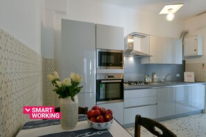 Frigorifero, microonde, forno, lavastoviglie