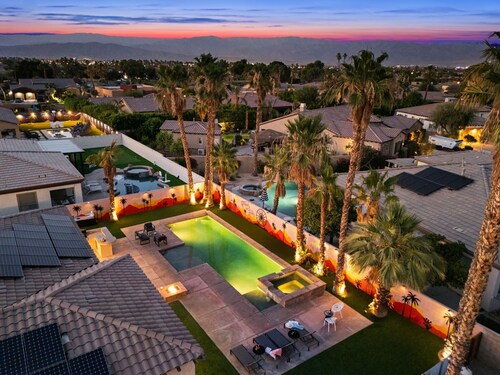 Casa Palmera - Lux Villa, Pickle Ball, Pool and Spa