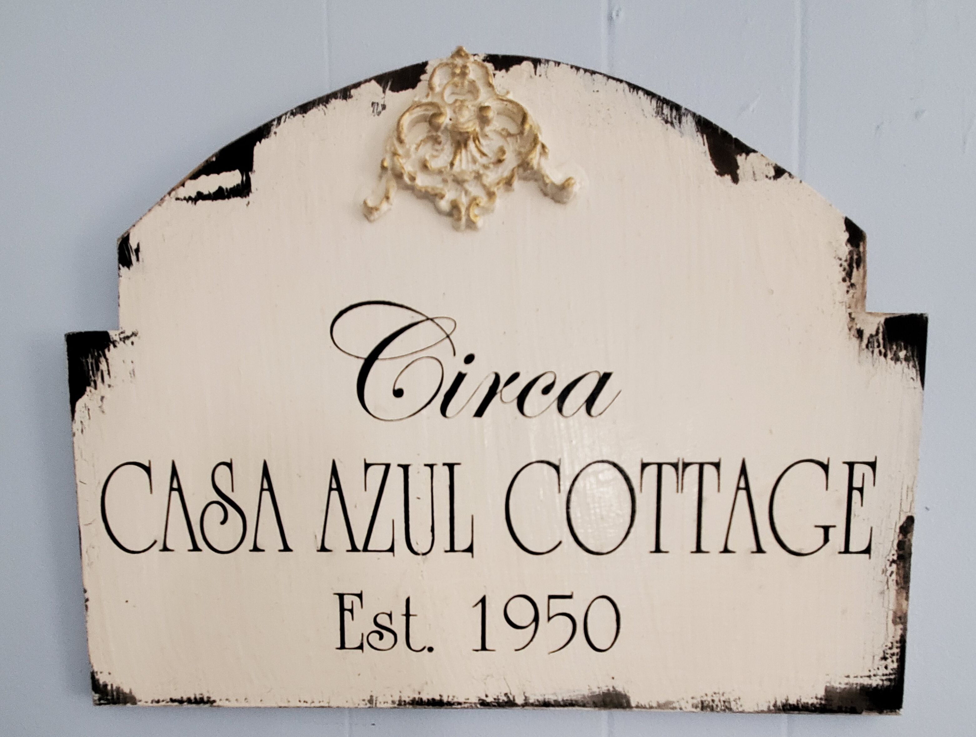 Casa Azul Cottage -Steps to the Boardwalk with Lots of Privacy. Linens Included!