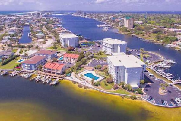 located on the Destin Harbor
bottom unit of building closest to point