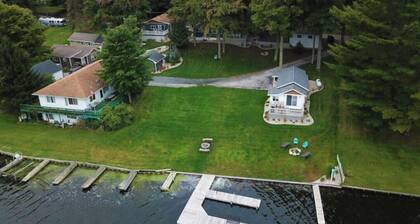 BIRCH - Grace Landing Cottages With Stunning Sunsets Over Hamlin Lake