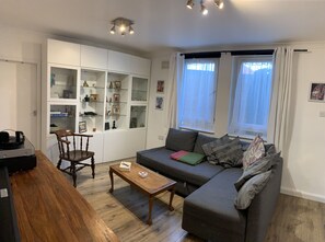 TV, printers - Rena- Bright & Modern City Center Apartment. (Edinburgh)