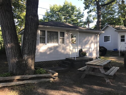 Cute Cottage, 2 min Walk to Beach, BCC #2
