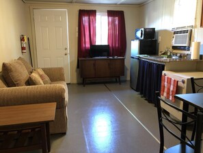 TV - Dock Life Cottage 5 - Riverside, 1 Bedroom, Wasaga (Wasaga Beach)
