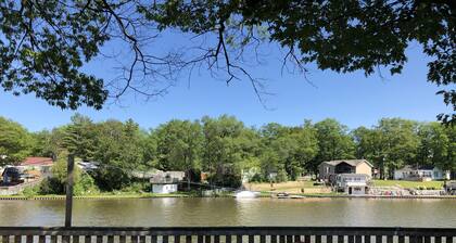 Dock Life Cottage 6 - Riverside, 1 Bedroom, Wasaga