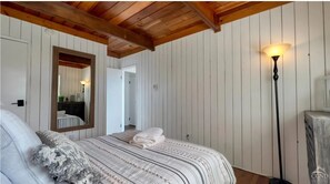 4 bedrooms, travel crib, free WiFi, bed sheets - Spectacular Waterfront Lake Home,  near Hunter & Windham mountain’s  (Athens)