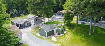 PINE - Grace Landing Cottages With Stunning Sunsets Over Hamlin Lake..