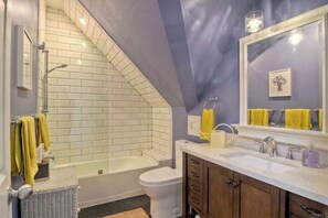 Bathtub, hair dryer, towels, soap - Two Homes, One
 Lot Sleeps 18, Pool & Hot Tub Private Villa, 9 miles from beach. (Vista)