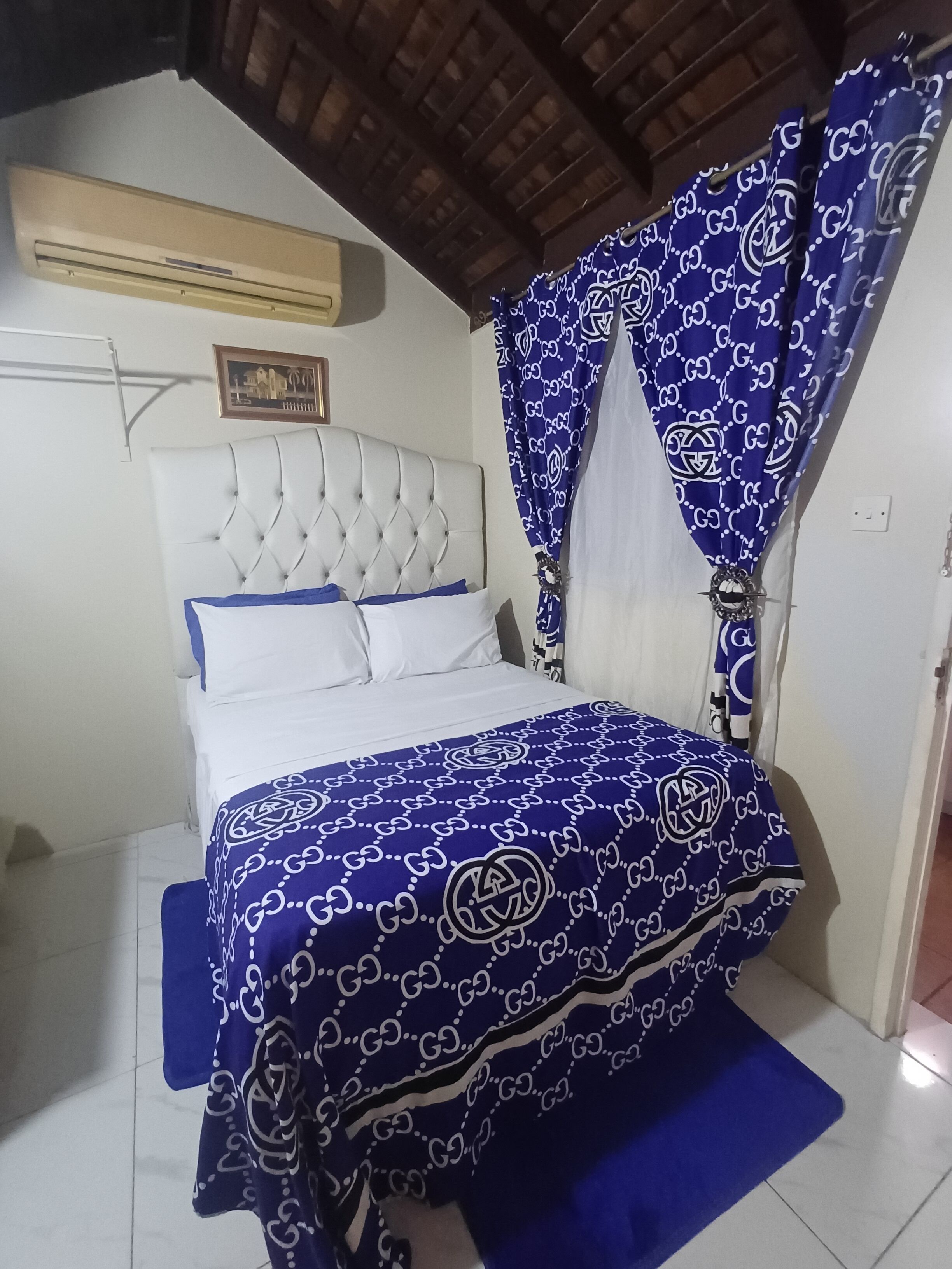 1 soverom, strykejern/-brett, wi-fi (inkludert) og sengetøy