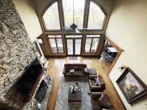 Smart-TV, Kamin, Videospiele, DVD-Player