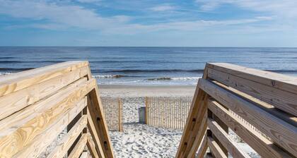 "Hakuna Matata" - Oceanfront Home, 2 Bedrooms / 2 Bathrooms