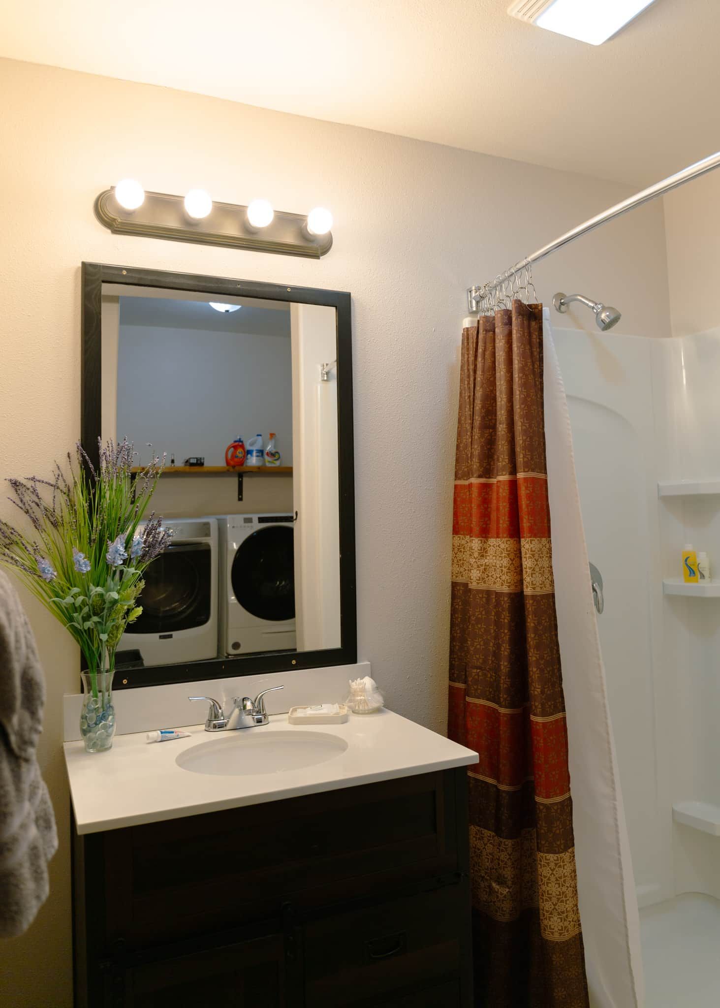 East Lodge Bathroom B2