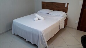Ferros/tábuas de passar roupa, Wi-Fi, roupa de cama