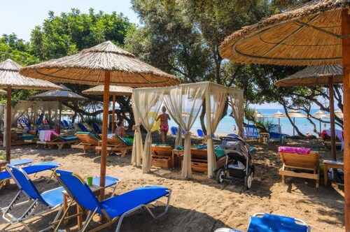 pelouzo island view II