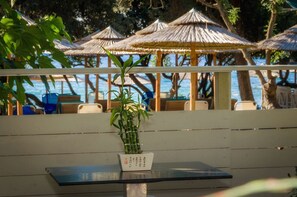Outdoor dining - pelouzo island view II (Vasilikos)