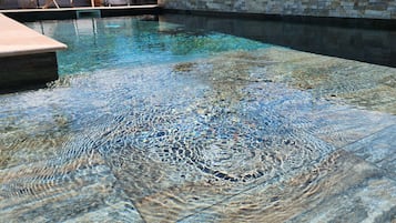 Piscine extérieure, piscine chauffée