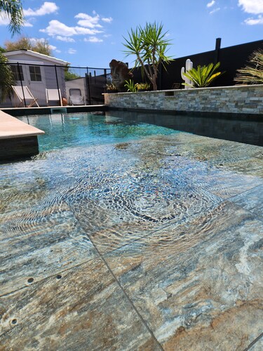 Villa with heated, secure swimming pool, 10 minutes from the beach