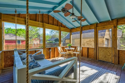 Large luxury Home - Walk to Campus/Stadium in the Heart of Norman