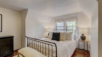 4 slaapkamers, een bureau, reisbedje, gratis wifi